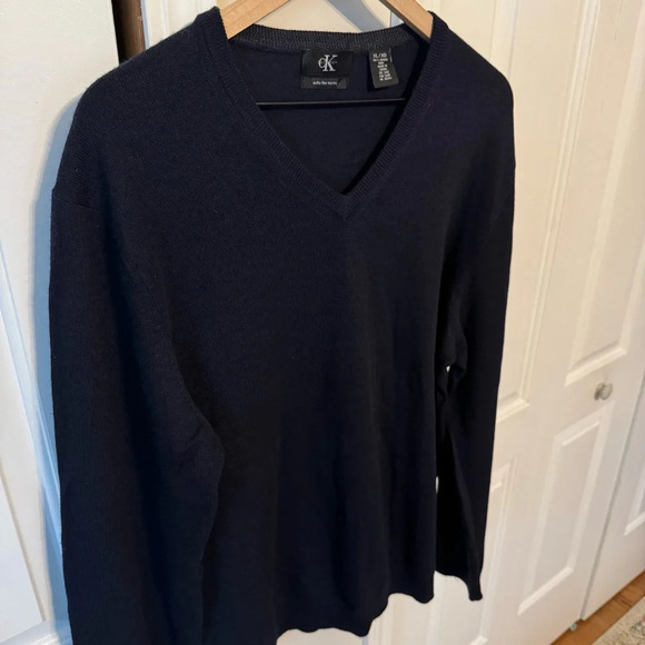 Calvin Klein Men’s Deep Navy Blue 100% Merino Wool V-Neck Long Sleeve Size XL - Picture 2 of 12